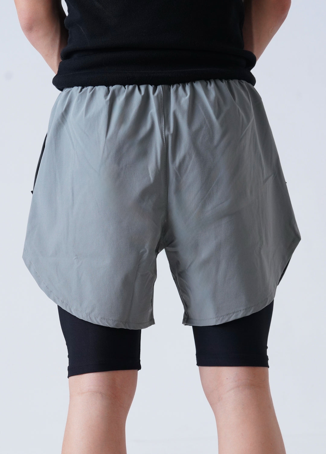 THE MICRO-STRETCH SHORT-GRAY