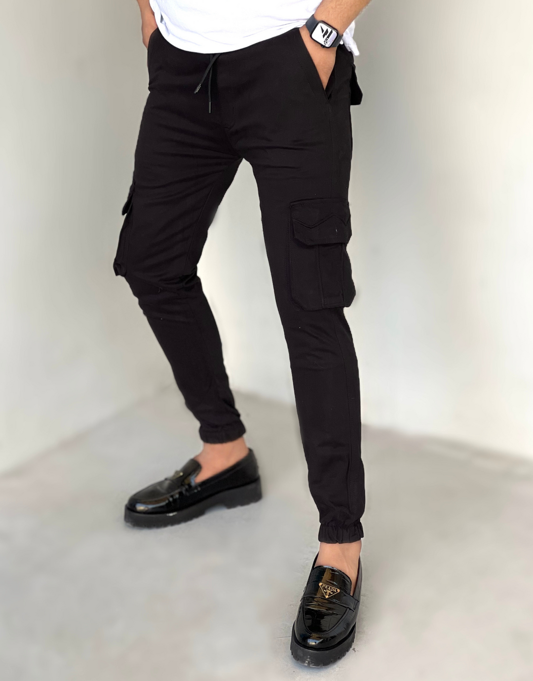 BLACK CARGO STYLYEE POCKET AND STRETCHABLE TROUSER - FITTEEZ