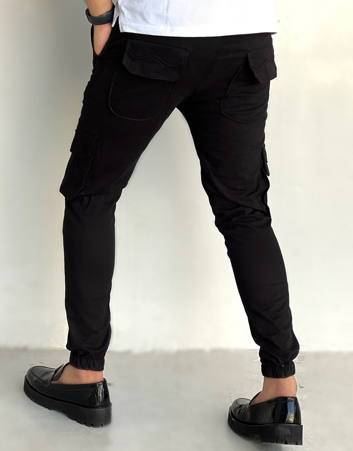 BLACK CARGO STYLYEE POCKET AND STRETCHABLE TROUSER - FITTEEZ