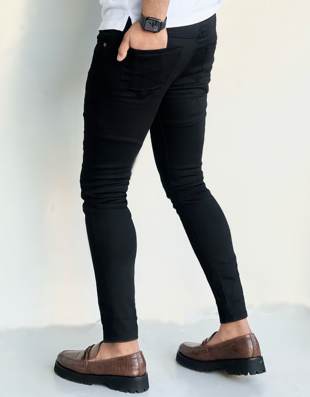 STRETCHABLE SLIM FIT JEANS (JET BLACK) 01 - FITTEEZ