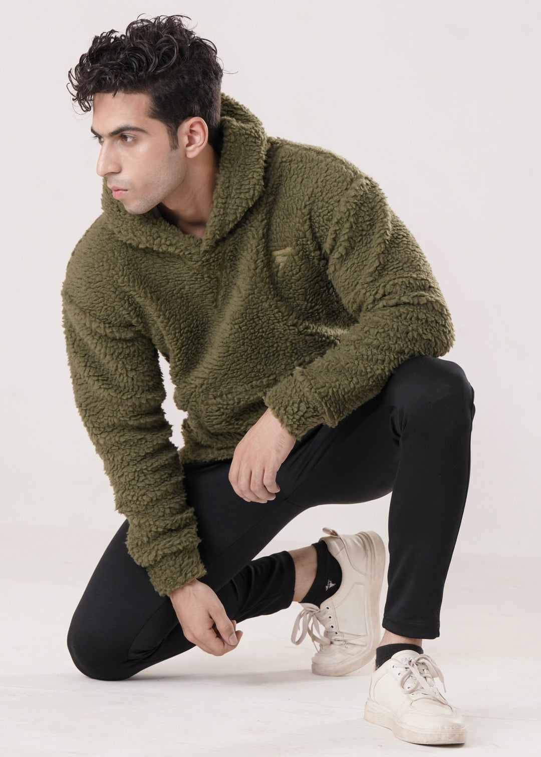 STYLISH COMFORT: SHERPA-LINED TRACKSUIT FOR FASHION-FORWARD-FT