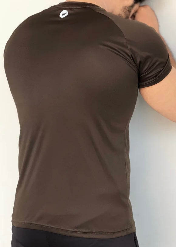 OLIVE GREEN T-SHIRT VERSATILITY IN LAYERING: THE LIGHTWEIGHT NATURE OF LYCRA FABRIC