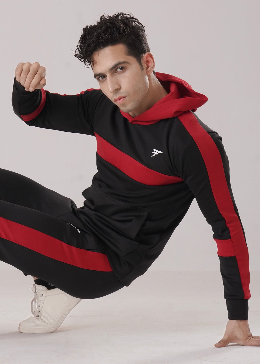 VERSATILE ATHLEISURE: SCUBA 4 STRETCHED TRACKSUIT-FT